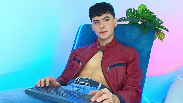 CamiiGuzmanX online show from October 2025 08:44:02 PM