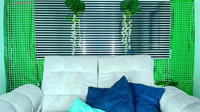 CamiiGuzmanX online show from March 2026 10:14:01 PM