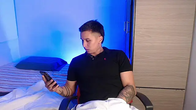 valentinosex1 online show from February 2026 11:38:01 PM