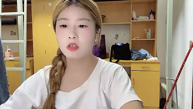 xiaoyan1314 online show from September 2025 12:15:02 PM