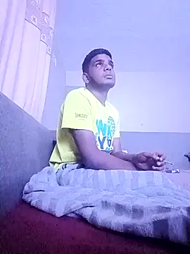 Snapshot of Official_loverboi chatting on October 2025 09:46:01 PM Official loverboi online show from October 2025 09:46:01 PM