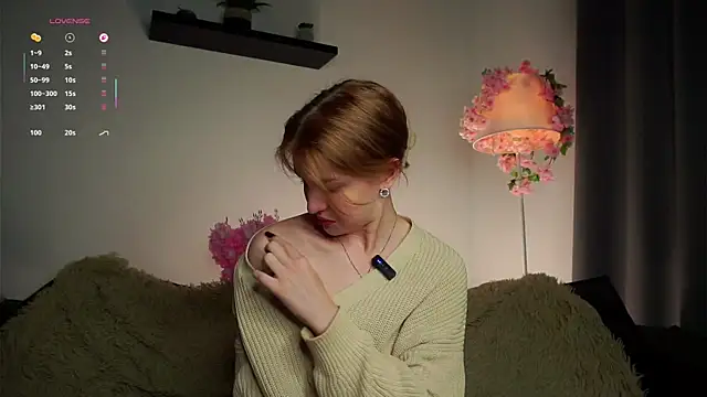 EasterBonney online show from October 2025 11:32:02 AM