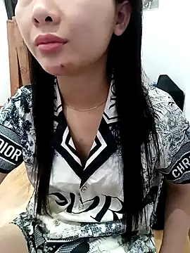 MinhChauXXX19 online show from April 2026 03:03:02 PM