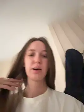 Snapshot of ElliRose chatting on February 2026 04:32:01 AM ElliRose online show from February 2026 04:32:01 AM