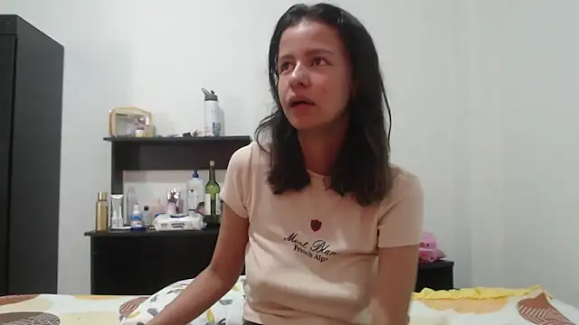 Snapshot of nathaly_jones_ chatting on May 2026 12:32:02 PM nathaly jones online show from May 2026 12:32:02 PM