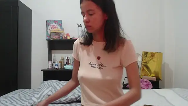 Snapshot of nathaly_jones_ chatting on June 2026 12:18:01 PM nathaly jones online show from June 2026 12:18:01 PM