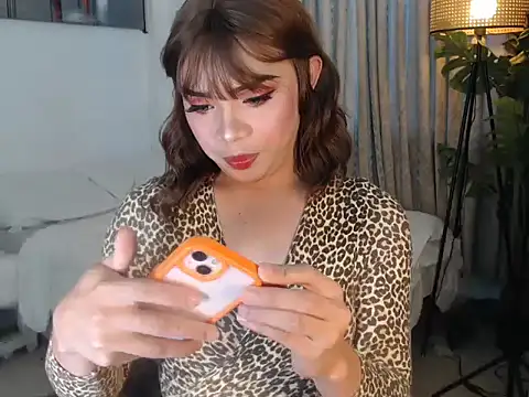 Snapshot of Luckystarxx chatting on April 2026 05:05:01 AM Luckystarxx online show from April 2026 05:05:01 AM