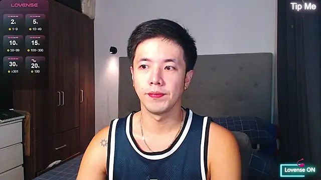 Snapshot of Addictiveboi chatting on April 2026 02:33:01 AM Addictiveboi online show from April 2026 02:33:01 AM