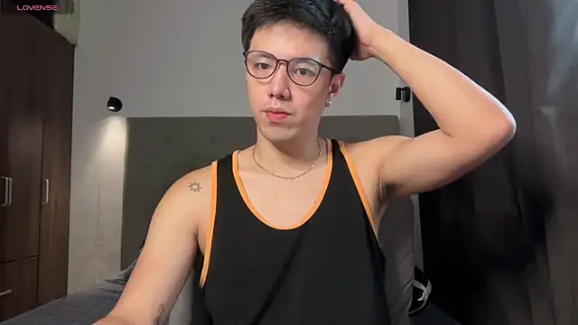 Snapshot of Addictiveboi chatting on May 2026 02:52:01 AM Addictiveboi online show from May 2026 02:52:01 AM