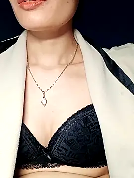 Hinna x online show from December 2025 02:16:02 AM