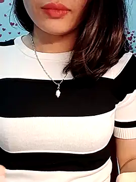 Hinna x online show from February 2026 05:04:01 AM