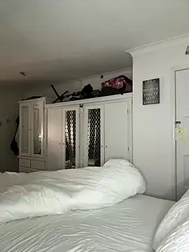 AroraAngel online show from October 2025 12:47:01 AM