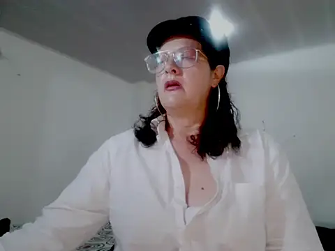 Snapshot of ArdienteBetania chatting on October 2025 02:40:02 PM ArdienteBetania online show from October 2025 02:40:02 PM