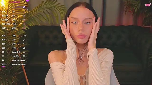 livia starwars online show from November 2025 10:04:02 PM