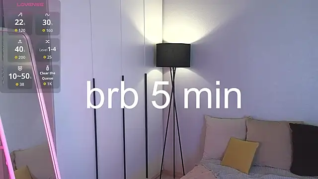 EsmaWonka online show from October 2025 07:28:02 AM