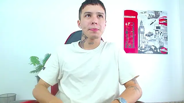 Cumandres18 online show from December 2025 02:35:02 PM