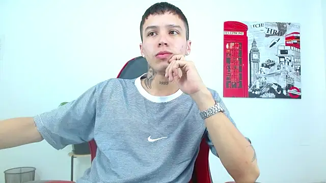 Cumandres18 online show from December 2025 02:35:01 PM