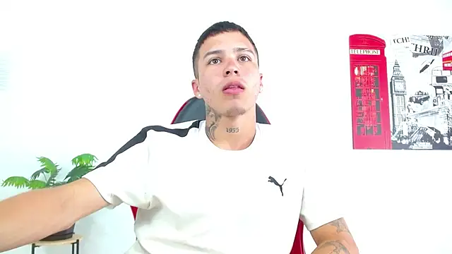 Cumandres18 online show from March 2026 02:43:01 PM