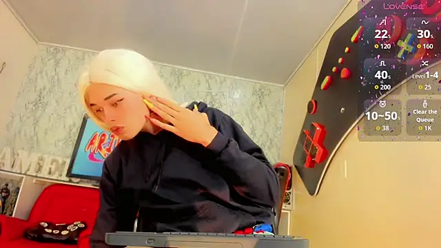 Madison Mujica online show from October 2025 11:20:02 AM