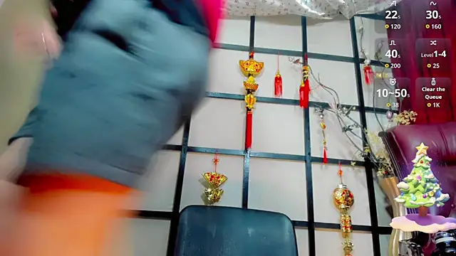 Madison Mujica online show from November 2025 11:14:01 AM