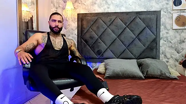 Snapshot of Apolo_rousse1 chatting on September 2025 10:43:02 PM Apolo rousse1 online show from September 2025 10:43:02 PM