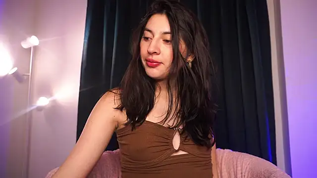 Auralea online show from October 2025 03:10:01 AM