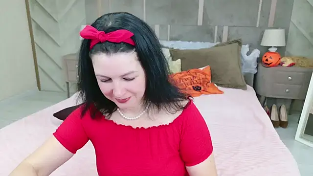 Nina Stane online show from October 2025 03:33:02 PM