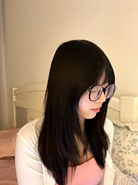 Ella-A9 online show from November 2025 03:01:02 PM