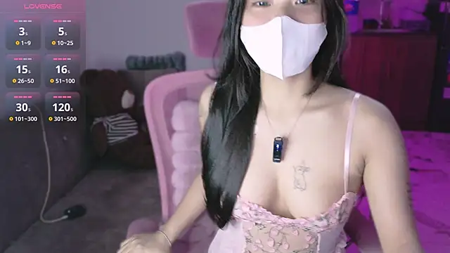 Phuong Bee online show from April 2026 01:41:01 PM