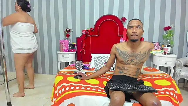 CaroyAndy online show from May 2026 12:33:01 PM