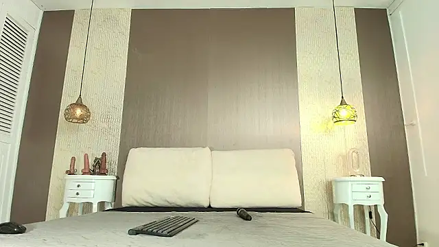 Tiifany Baker online show from February 2026 08:05:01 PM