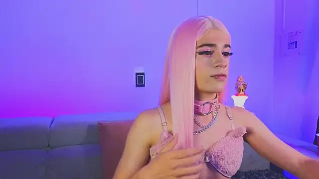 Snapshot of chloe_ember chatting on December 2025 05:27:02 AM chloe ember online show from December 2025 05:27:02 AM