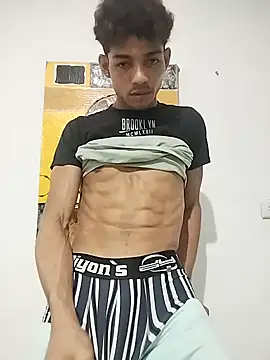 Brayanellatino online show from March 2026 01:11:02 AM