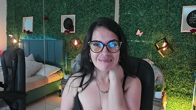 Linagh  online show from February 2026 11:42:02 AM