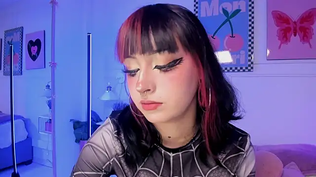 Zoe Lynch  online show from July 2026 12:03:01 PM