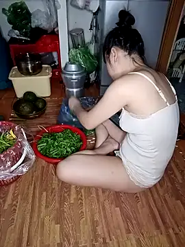 Snapshot of Thuylinh86 chatting on October 2025 06:54:02 AM Thuylinh86 online show from October 2025 06:54:02 AM