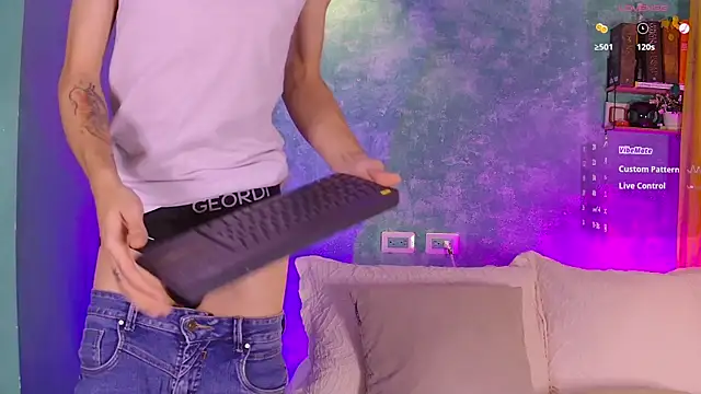 VicenteFerrer online show from November 2025 11:48:01 PM