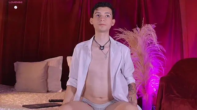 VicenteFerrer online show from June 2026 10:34:01 PM