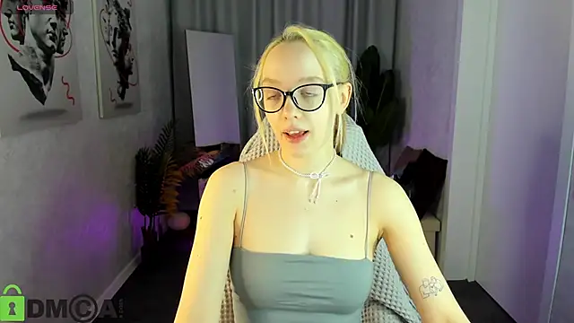 Snapshot of R0cket_bunny chatting on April 2026 12:35:02 AM R0cket bunny online show from April 2026 12:35:02 AM