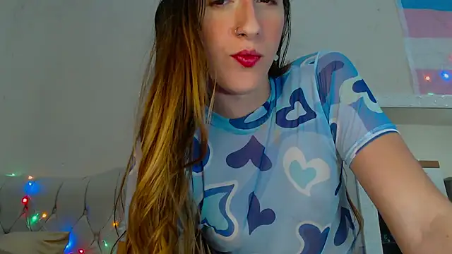 Snapshot of FemmeAngel chatting on December 2025 09:20:01 PM FemmeAngel online show from December 2025 09:20:01 PM