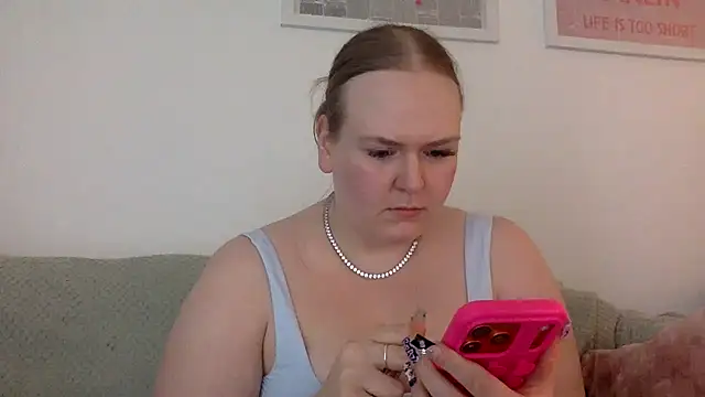 Snapshot of gracelovesxx chatting on June 2026 01:34:02 PM gracelovesxx online show from June 2026 01:34:02 PM