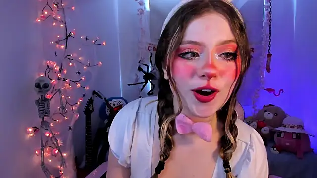 Lil bela online show from October 2025 12:11:01 PM