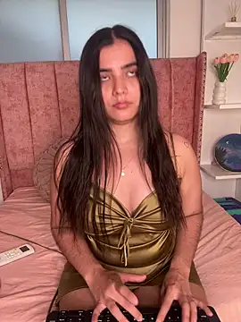 salomecute21 online show from February 2026 11:36:02 AM