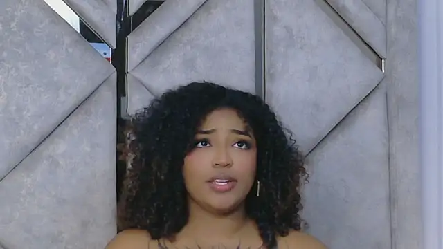 Cristal-Jonnes online show from April 2026 04:46:01 AM