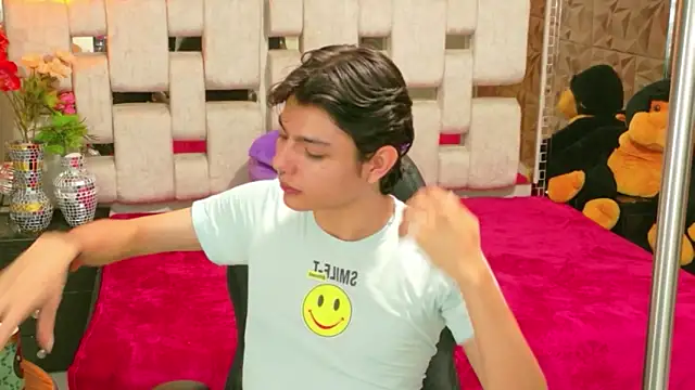 Snapshot of alandelrey57 chatting on February 2026 07:48:02 AM alandelrey57 online show from February 2026 07:48:02 AM