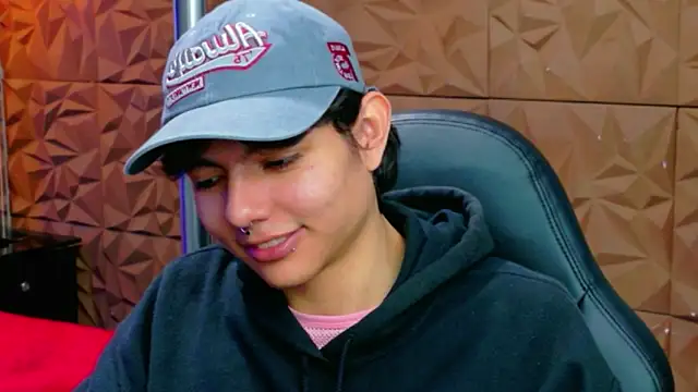 Snapshot of alandelrey57 chatting on February 2026 03:37:02 AM alandelrey57 online show from February 2026 03:37:02 AM