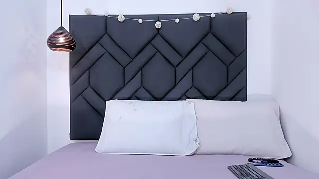 Lauran Xe online show from October 2025 11:55:01 AM