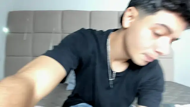 andrew colleman online show from December 2025 03:45:02 AM