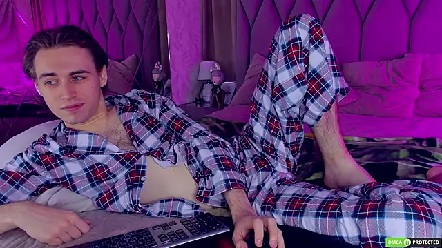 WilliamDyson online show from November 2025 04:05:01 AM