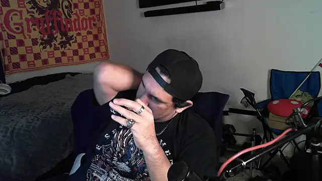 DevilPup75  online show from October 2025 04:27:01 AM